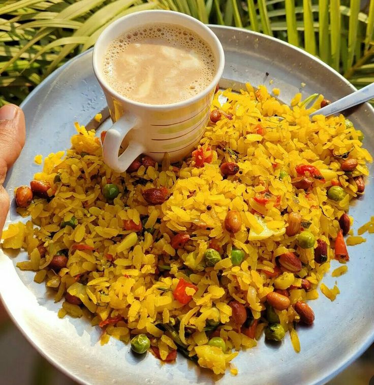 Chai Thalli (Chai + Poha)